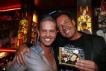 Amsterdam 11 maart 2013
Presentatie cd Danny de Munk uitgereikt door Gerard Joling.
Ook Danny zijn vrouw Jenny en zijn zoon waren aanwezig.
Peter Smulders bv