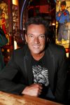 Amsterdam 11 maart 2013
Presentatie cd Danny de Munk uitgereikt door Gerard Joling.
Ook Danny zijn vrouw Jenny en zijn zoon waren aanwezig.
Peter Smulders bv