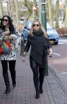 Laren 18 maart 2013
Lunch Nannic met div bekende nederlandse vrouwen. Hind met hond en Antje Monteiro
Peter Smulders bv