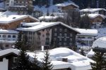 Lech, 27 Februari 2013
Wintersport, skieen
Linda de Mol met kinderen
Hotel Post Lech
Foto Peter Smulders BV