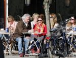 Amsterdam 4 maart 2013
Carolien v d Berg met een vriendin en Huub Stapel  op terras bij George.
Peter Smulders bv