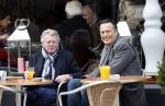 Amsterdam 8 maart 2013
Jan des Bouvrie op terras met een kennis.
Peter Smulders bv
