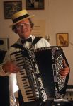 18 Oktober 1991 Jantje Koopmans met zijn vrouw en accordeon
Foto Peter Smulders BV