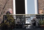 Amsterdam 5 maart 2013
John v d Rest op zijn balkon met ik denk zijn dochter.
Peter Smulders bv