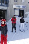 Lech, 27 Februari 2013
Wintersport, skieen
Linda de Mol met kinderen
Foto Peter Smulders BV