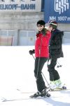 Lech, 27 Februari 2013
Wintersport, skieen
Linda de Mol met kinderen
Foto Peter Smulders BV