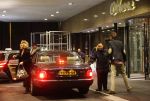Amsterdam Breukelen 11 maart 2013
Mariska v Kolck met nieuwe vriend Rick Meijer bij het okura hotel en dasarna kussend bij haar huis in Breukelen.
Peter Smulders bv