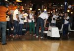 Utrecht 15 maart 2013
Prins van Oranje en Prinses Mï¿½xima gingen vanmorgen bowlen met bezoekers en vrijwilligers van het Catharijnehuis, Stichting Dagopvang Utrecht. Het Catharijnehuis biedt een ontmoetingsplaats voor dak- en thuislozen. Hier kunnen zij, met behulp van persoonlijke en praktische ondersteuning, in dagelijkse levensbehoeften voorzien en ingangen voor verdere hulpverlening vinden. De dienstverlening wordt voornamelijk geleverd door vrijwilligers.
Peter Smulders bv