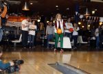Utrecht 15 maart 2013
Prins van Oranje en Prinses Mï¿½xima gingen vanmorgen bowlen met bezoekers en vrijwilligers van het Catharijnehuis, Stichting Dagopvang Utrecht. Het Catharijnehuis biedt een ontmoetingsplaats voor dak- en thuislozen. Hier kunnen zij, met behulp van persoonlijke en praktische ondersteuning, in dagelijkse levensbehoeften voorzien en ingangen voor verdere hulpverlening vinden. De dienstverlening wordt voornamelijk geleverd door vrijwilligers.
Peter Smulders bv