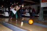 Utrecht 15 maart 2013
Prins van Oranje en Prinses Mï¿½xima gingen vanmorgen bowlen met bezoekers en vrijwilligers van het Catharijnehuis, Stichting Dagopvang Utrecht. Het Catharijnehuis biedt een ontmoetingsplaats voor dak- en thuislozen. Hier kunnen zij, met behulp van persoonlijke en praktische ondersteuning, in dagelijkse levensbehoeften voorzien en ingangen voor verdere hulpverlening vinden. De dienstverlening wordt voornamelijk geleverd door vrijwilligers.
Peter Smulders bv
