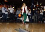 Utrecht 15 maart 2013
Prins van Oranje en Prinses Mï¿½xima gingen vanmorgen bowlen met bezoekers en vrijwilligers van het Catharijnehuis, Stichting Dagopvang Utrecht. Het Catharijnehuis biedt een ontmoetingsplaats voor dak- en thuislozen. Hier kunnen zij, met behulp van persoonlijke en praktische ondersteuning, in dagelijkse levensbehoeften voorzien en ingangen voor verdere hulpverlening vinden. De dienstverlening wordt voornamelijk geleverd door vrijwilligers.
Peter Smulders bv