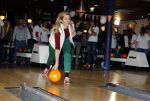 Utrecht 15 maart 2013
Prins van Oranje en Prinses Mï¿½xima gingen vanmorgen bowlen met bezoekers en vrijwilligers van het Catharijnehuis, Stichting Dagopvang Utrecht. Het Catharijnehuis biedt een ontmoetingsplaats voor dak- en thuislozen. Hier kunnen zij, met behulp van persoonlijke en praktische ondersteuning, in dagelijkse levensbehoeften voorzien en ingangen voor verdere hulpverlening vinden. De dienstverlening wordt voornamelijk geleverd door vrijwilligers.
Peter Smulders bv