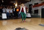 Utrecht 15 maart 2013
Prins van Oranje en Prinses Mï¿½xima gingen vanmorgen bowlen met bezoekers en vrijwilligers van het Catharijnehuis, Stichting Dagopvang Utrecht. Het Catharijnehuis biedt een ontmoetingsplaats voor dak- en thuislozen. Hier kunnen zij, met behulp van persoonlijke en praktische ondersteuning, in dagelijkse levensbehoeften voorzien en ingangen voor verdere hulpverlening vinden. De dienstverlening wordt voornamelijk geleverd door vrijwilligers.
Peter Smulders bv
