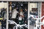 Utrecht 15 maart 2013
Prins van Oranje en Prinses Mï¿½xima gingen vanmorgen bowlen met bezoekers en vrijwilligers van het Catharijnehuis, Stichting Dagopvang Utrecht. Het Catharijnehuis biedt een ontmoetingsplaats voor dak- en thuislozen. Hier kunnen zij, met behulp van persoonlijke en praktische ondersteuning, in dagelijkse levensbehoeften voorzien en ingangen voor verdere hulpverlening vinden. De dienstverlening wordt voornamelijk geleverd door vrijwilligers.
Peter Smulders bv