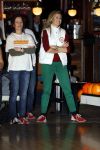 Utrecht 15 maart 2013
Prins van Oranje en Prinses Mï¿½xima gingen vanmorgen bowlen met bezoekers en vrijwilligers van het Catharijnehuis, Stichting Dagopvang Utrecht. Het Catharijnehuis biedt een ontmoetingsplaats voor dak- en thuislozen. Hier kunnen zij, met behulp van persoonlijke en praktische ondersteuning, in dagelijkse levensbehoeften voorzien en ingangen voor verdere hulpverlening vinden. De dienstverlening wordt voornamelijk geleverd door vrijwilligers.
Peter Smulders bv