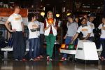 Utrecht 15 maart 2013
Prins van Oranje en Prinses Mï¿½xima gingen vanmorgen bowlen met bezoekers en vrijwilligers van het Catharijnehuis, Stichting Dagopvang Utrecht. Het Catharijnehuis biedt een ontmoetingsplaats voor dak- en thuislozen. Hier kunnen zij, met behulp van persoonlijke en praktische ondersteuning, in dagelijkse levensbehoeften voorzien en ingangen voor verdere hulpverlening vinden. De dienstverlening wordt voornamelijk geleverd door vrijwilligers.
Peter Smulders bv