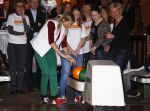 Utrecht 15 maart 2013
Prins van Oranje en Prinses Mï¿½xima gingen vanmorgen bowlen met bezoekers en vrijwilligers van het Catharijnehuis, Stichting Dagopvang Utrecht. Het Catharijnehuis biedt een ontmoetingsplaats voor dak- en thuislozen. Hier kunnen zij, met behulp van persoonlijke en praktische ondersteuning, in dagelijkse levensbehoeften voorzien en ingangen voor verdere hulpverlening vinden. De dienstverlening wordt voornamelijk geleverd door vrijwilligers.
Peter Smulders bv