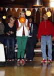 Utrecht 15 maart 2013
Prins van Oranje en Prinses Mï¿½xima gingen vanmorgen bowlen met bezoekers en vrijwilligers van het Catharijnehuis, Stichting Dagopvang Utrecht. Het Catharijnehuis biedt een ontmoetingsplaats voor dak- en thuislozen. Hier kunnen zij, met behulp van persoonlijke en praktische ondersteuning, in dagelijkse levensbehoeften voorzien en ingangen voor verdere hulpverlening vinden. De dienstverlening wordt voornamelijk geleverd door vrijwilligers.
Peter Smulders bv