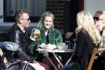 Amsterdam 5 maart 2013
Nikkie Plessen op terras met vrienden.
Peter Smulders bv