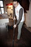 Bergen op zoom 16 maart 2013
Prinses Laurentien helpt mee met de grote schoonmaak in Museum De Gevangenpoort. De prinses en haar man prins Constantijn verrichten samen met hun kinderen  Eloise en Claus Cazimir de schoonmaakwerkzaamheden in het kader van de vrijwilligersactie NLdoet.
Peter Smulders bv