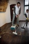 Bergen op zoom 16 maart 2013
Prinses Laurentien helpt mee met de grote schoonmaak in Museum De Gevangenpoort. De prinses en haar man prins Constantijn verrichten samen met hun kinderen  Eloise en Claus Cazimir de schoonmaakwerkzaamheden in het kader van de vrijwilligersactie NLdoet.
Peter Smulders bv