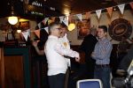 Utrecht 15 maart 2013
Prins van Oranje en Prinses Mï¿½xima gingen vanmorgen bowlen met bezoekers en vrijwilligers van het Catharijnehuis, Stichting Dagopvang Utrecht. Het Catharijnehuis biedt een ontmoetingsplaats voor dak- en thuislozen. Hier kunnen zij, met behulp van persoonlijke en praktische ondersteuning, in dagelijkse levensbehoeften voorzien en ingangen voor verdere hulpverlening vinden. De dienstverlening wordt voornamelijk geleverd door vrijwilligers.
Peter Smulders bv