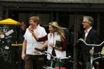 Utrecht 15 maart 2013
Prins van Oranje en Prinses Mï¿½xima gingen vanmorgen bowlen met bezoekers en vrijwilligers van het Catharijnehuis, Stichting Dagopvang Utrecht. Het Catharijnehuis biedt een ontmoetingsplaats voor dak- en thuislozen. Hier kunnen zij, met behulp van persoonlijke en praktische ondersteuning, in dagelijkse levensbehoeften voorzien en ingangen voor verdere hulpverlening vinden. De dienstverlening wordt voornamelijk geleverd door vrijwilligers.
Peter Smulders bv