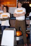 Utrecht 15 maart 2013
Prins van Oranje en Prinses Mï¿½xima gingen vanmorgen bowlen met bezoekers en vrijwilligers van het Catharijnehuis, Stichting Dagopvang Utrecht. Het Catharijnehuis biedt een ontmoetingsplaats voor dak- en thuislozen. Hier kunnen zij, met behulp van persoonlijke en praktische ondersteuning, in dagelijkse levensbehoeften voorzien en ingangen voor verdere hulpverlening vinden. De dienstverlening wordt voornamelijk geleverd door vrijwilligers.
Peter Smulders bv