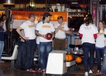 Utrecht 15 maart 2013
Prins van Oranje en Prinses Mï¿½xima gingen vanmorgen bowlen met bezoekers en vrijwilligers van het Catharijnehuis, Stichting Dagopvang Utrecht. Het Catharijnehuis biedt een ontmoetingsplaats voor dak- en thuislozen. Hier kunnen zij, met behulp van persoonlijke en praktische ondersteuning, in dagelijkse levensbehoeften voorzien en ingangen voor verdere hulpverlening vinden. De dienstverlening wordt voornamelijk geleverd door vrijwilligers.
Peter Smulders bv