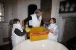 Bergen op zoom 16 maart 2013
Prinses Laurentien helpt mee met de grote schoonmaak in Museum De Gevangenpoort. De prinses en haar man prins Constantijn verrichten samen met hun kinderen  Eloise en Claus Cazimir de schoonmaakwerkzaamheden in het kader van de vrijwilligersactie NLdoet.
Peter Smulders bv