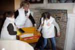 Bergen op zoom 16 maart 2013
Prinses Laurentien helpt mee met de grote schoonmaak in Museum De Gevangenpoort. De prinses en haar man prins Constantijn verrichten samen met hun kinderen  Eloise en Claus Cazimir de schoonmaakwerkzaamheden in het kader van de vrijwilligersactie NLdoet.
Peter Smulders bv
