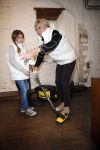 Bergen op zoom 16 maart 2013
Prinses Laurentien helpt mee met de grote schoonmaak in Museum De Gevangenpoort. De prinses en haar man prins Constantijn verrichten samen met hun kinderen  Eloise en Claus Cazimir de schoonmaakwerkzaamheden in het kader van de vrijwilligersactie NLdoet.
Peter Smulders bv