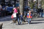 Amsterdam 12 maart 2013
Robert leroy met zijn kinderen op de scheldestraat.
Peter Smulders bv