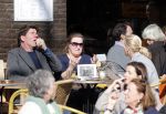 Amsterdam 5 maart 2013
Twan Huys met vrouw en een kennis op terras.
Peter Smulders bv