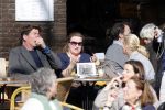 Amsterdam 5 maart 2013
Twan Huys met vrouw en een kennis op terras.
Peter Smulders bv