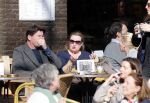 Amsterdam 5 maart 2013
Twan Huys met vrouw en een kennis op terras.
Peter Smulders bv