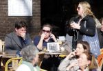 Amsterdam 5 maart 2013
Twan Huys met vrouw en een kennis op terras.
Peter Smulders bv