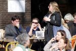 Amsterdam 5 maart 2013
Twan Huys met vrouw en een kennis op terras.
Peter Smulders bv