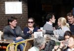 Amsterdam 5 maart 2013
Twan Huys met vrouw en een kennis op terras.
Peter Smulders bv