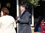 Amsterdam 5 maart 2013
Twan Huys met vrouw en een kennis op terras.
Peter Smulders bv