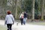 Amsterdam 17 maart 2013
Vivian Reijs en haar nieuwe vriend Hidde de Vries met de hond in het sarphatipark.
Peter Smulders bv