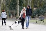 Amsterdam 17 maart 2013
Vivian Reijs en haar nieuwe vriend Hidde de Vries met de hond in het sarphatipark.
Peter Smulders bv