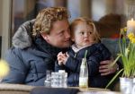 Amsterdam 13 maart 2013
Wesly Bronkhorst met zijn dochter op terras bij joffers.
Peter Smulders bv