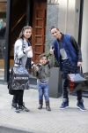 Amsterdam 5 maart 2013
Yes-R met vrouw en zoon op de pc hooftstraat.
Peter Smulders bv