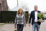 Bronkhorst 12 februari 2015
Presentatie boek Boer Jos en zijn vrouw Dycke.
Harm Edens reikt het uit