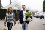 Bronkhorst 12 februari 2015
Presentatie boek Boer Jos en zijn vrouw Dycke.
Harm Edens reikt het uit