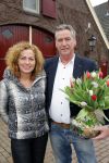 Bronkhorst 12 februari 2015
Presentatie boek Boer Jos en zijn vrouw Dycke.
Harm Edens reikt het uit