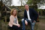 Bronkhorst 12 februari 2015
Presentatie boek Boer Jos en zijn vrouw Dycke.
Harm Edens reikt het uit