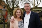 Bronkhorst 12 februari 2015
Presentatie boek Boer Jos en zijn vrouw Dycke.
Harm Edens reikt het uit