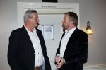 Bronkhorst 12 februari 2015
Presentatie boek Boer Jos en zijn vrouw Dycke.
Harm Edens reikt het uit